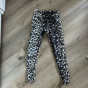 Betsey Johnson cheetah leggings
